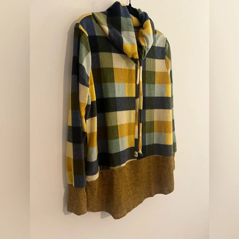 Riah Fashion - Plaid Top - Picture 4 of 7